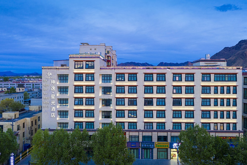 Kunyixingguangjiudian in Rikaze, People's Republic of China