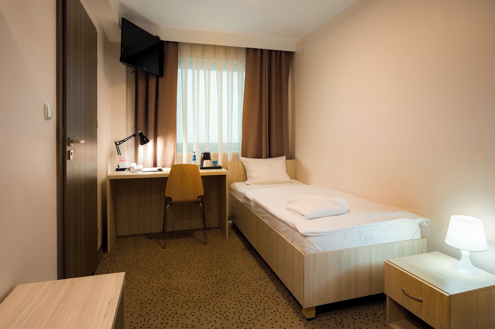 Hotel Porto — hotel in Radomsko
