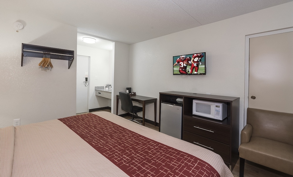 Red Roof Inn Lancaster Strasburg - photo 11