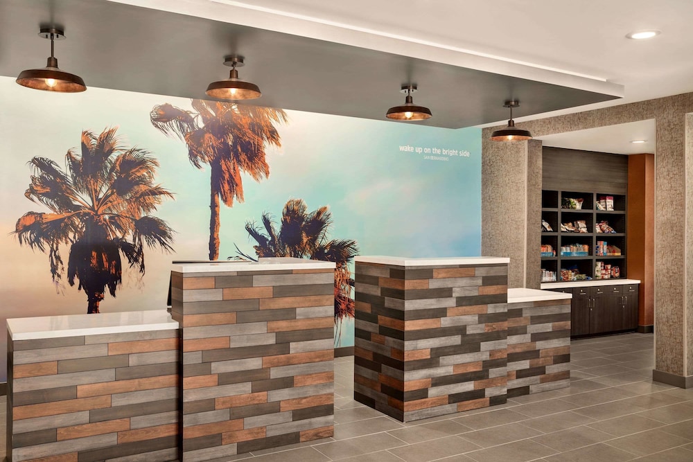 La Quinta Inn & Suites by Wyndham San Bernardino - photo 19
