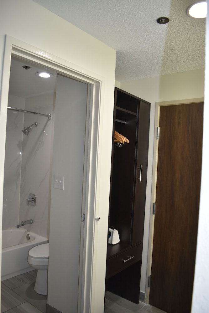 Sleep Inn & Suites Knoxville West - photo 73