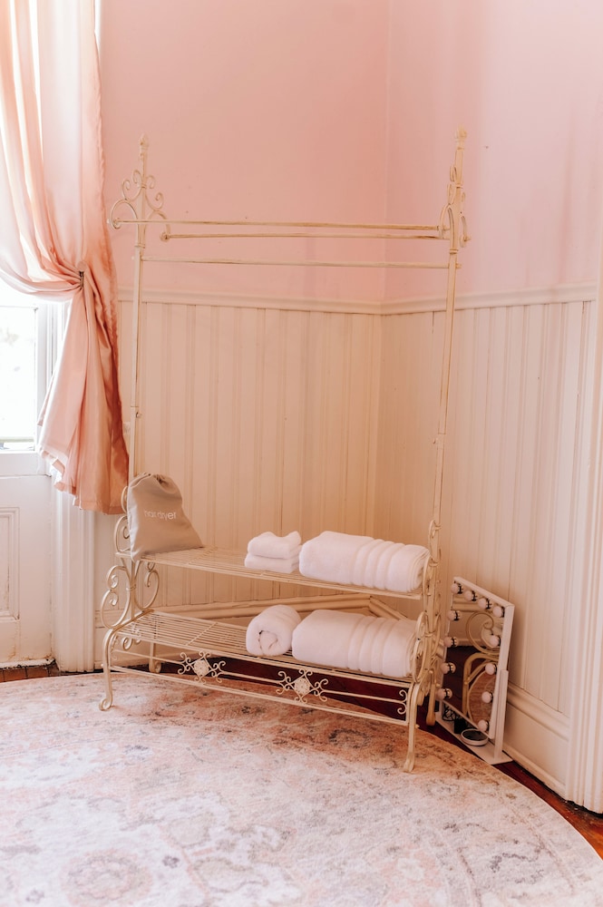 White House Hotel - photo 30