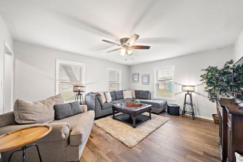 By Sylvan Beach PARK with work space high speed wifi 5 Superhost — hotel in La Porte