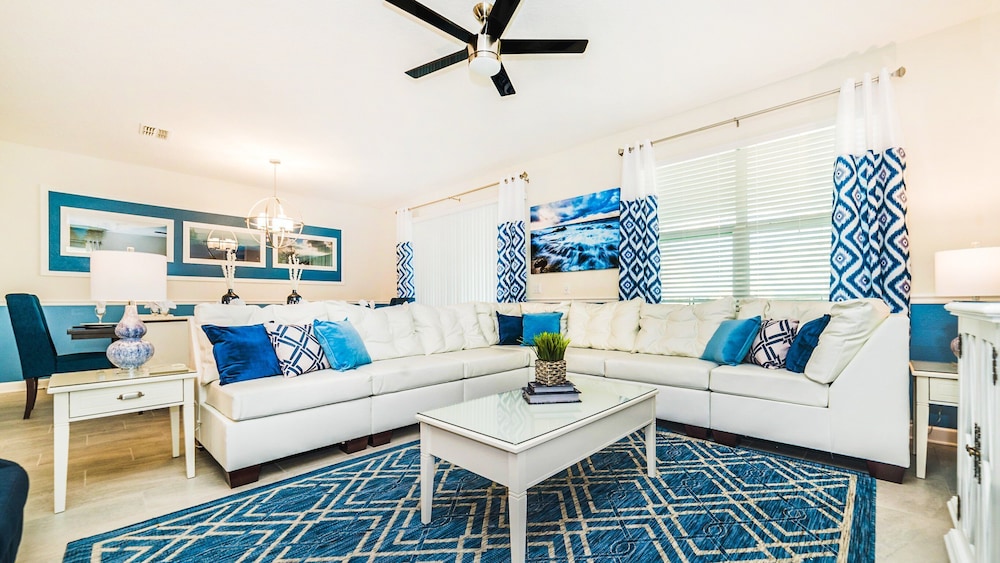 Spacious Resort Home: Pool Theater & More - photo 15