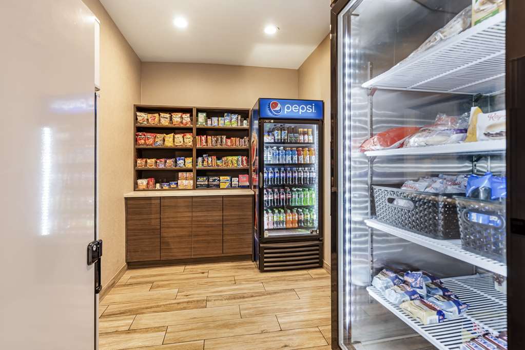 Best Western Plus Bourbonnais Hotel & Suites - photo 28