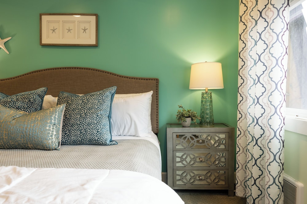 Seaside Oceanfront Inn - photo 76