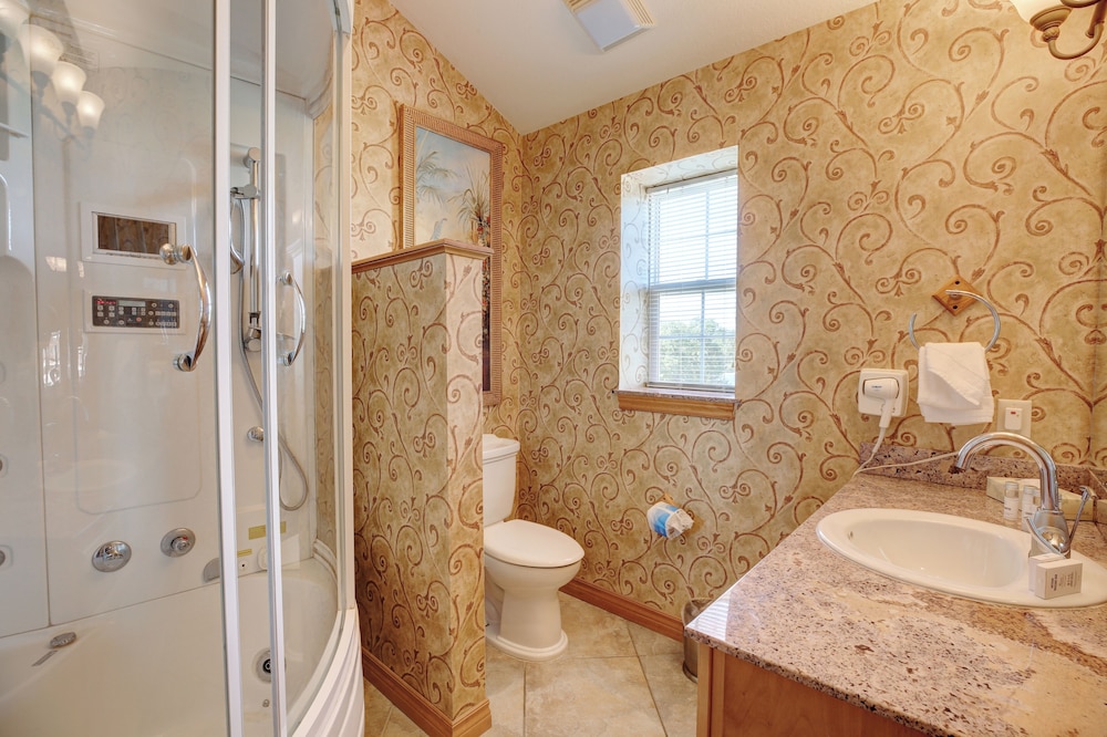Grand Crowne Resort - photo 17