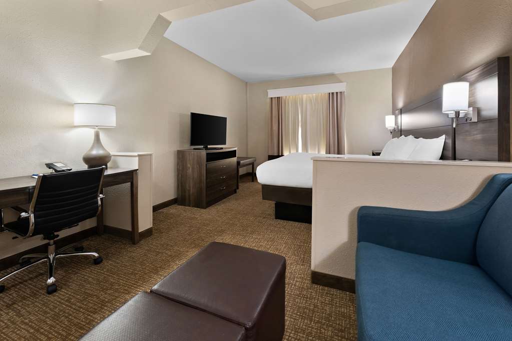 Comfort Suites near Robins Air Force Base - photo 17