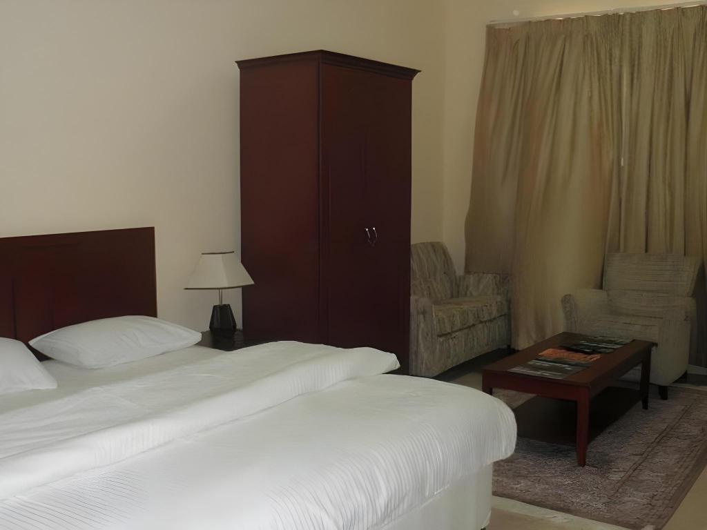 Hamasa Plaza Hotel and Apartments — Al Buraymi — photo 2