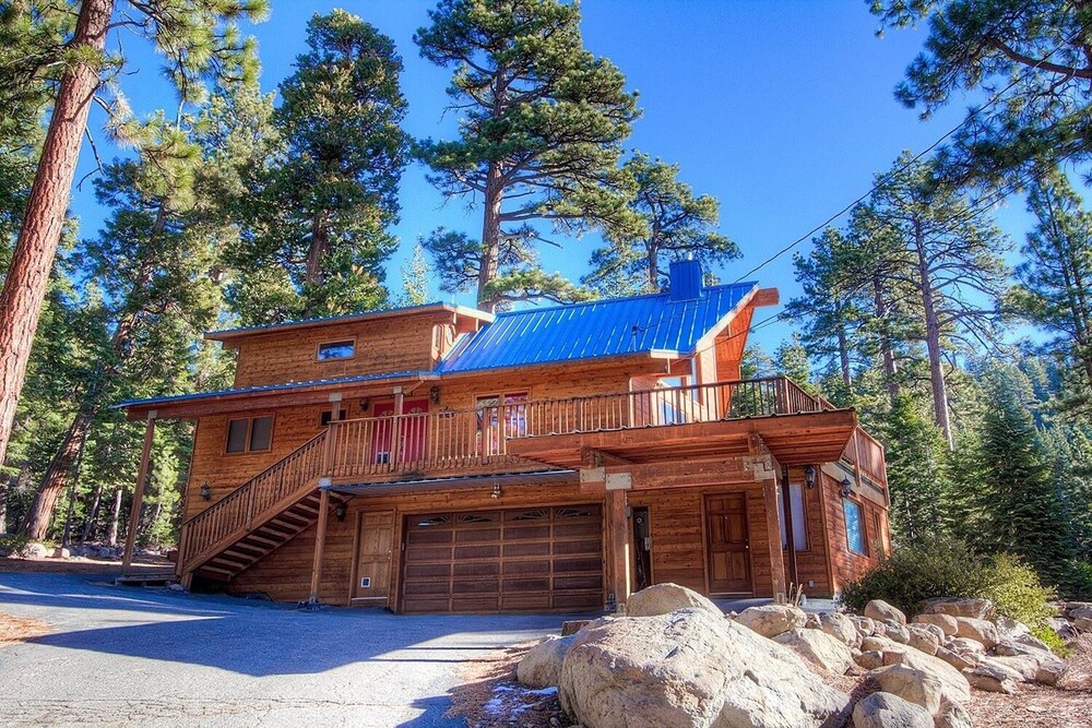 Kings Beach 3 BR Home Pet Friendly Lake View LTA 8181 — 4-Star Luxury Hotel in Kings Beach, United States