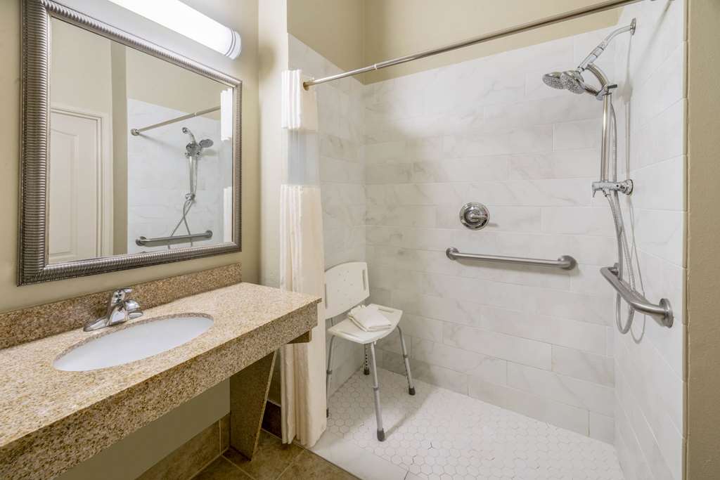 La Quinta Inn & Suites by Wyndham Broussard Lafayette Area - photo 17