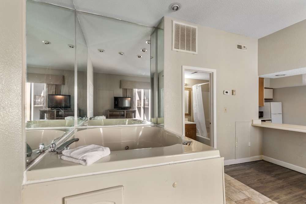 Ocean Crest Inn and Suites - photo 34