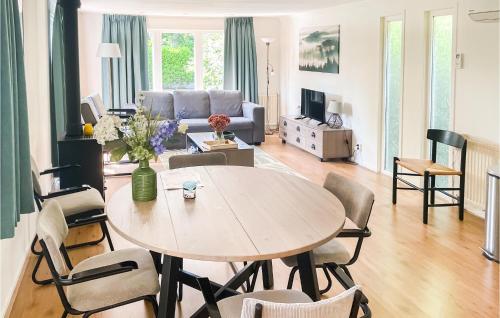 Lovely Stacaravan In Putten With Wifi — Putten