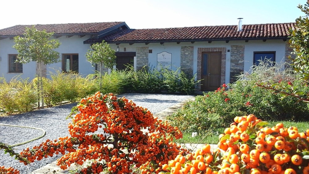 La Corte Di Langa — 4-Star Luxury Hotel in Cerreto Langhe, Italy