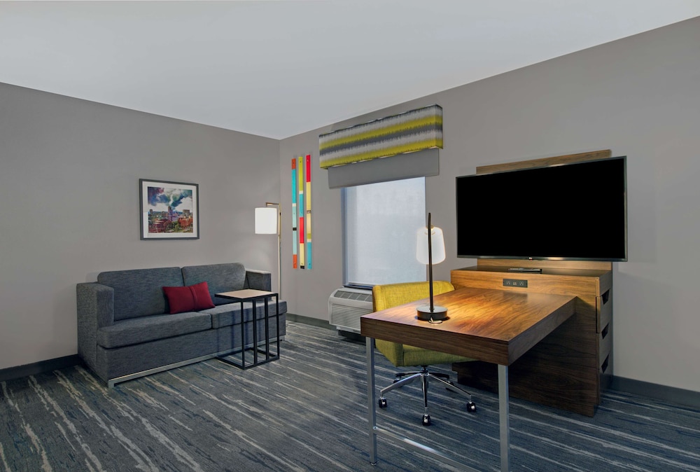 Hampton Inn & Suites Syracuse Dewitt - photo 25