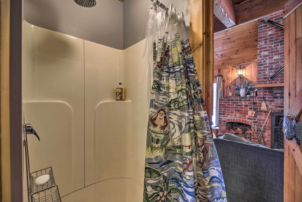 Upscale Montgomery Cabin Near Jay Peak Resort - photo 25