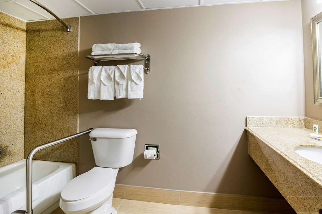Quality Inn & Suites Arden Hills Saint Paul North - photo 16