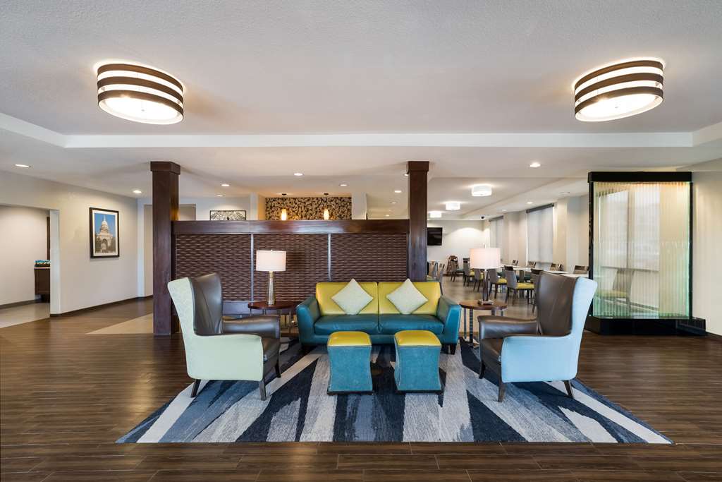 Comfort Inn & Suites Victoria North - photo 9