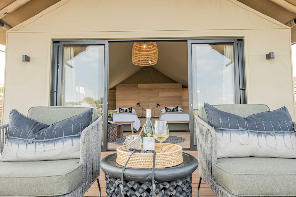 Mavela Game Lodge — 5-Star Luxury Hotel in Jozini, South Africa
