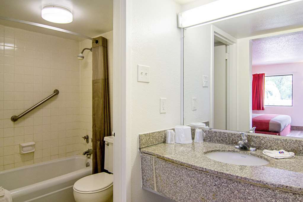 Motel 6 Starke FL - photo 31