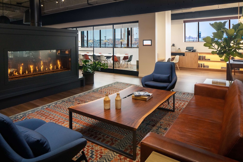 Canopy by Hilton Baltimore Harbor Point - photo 4