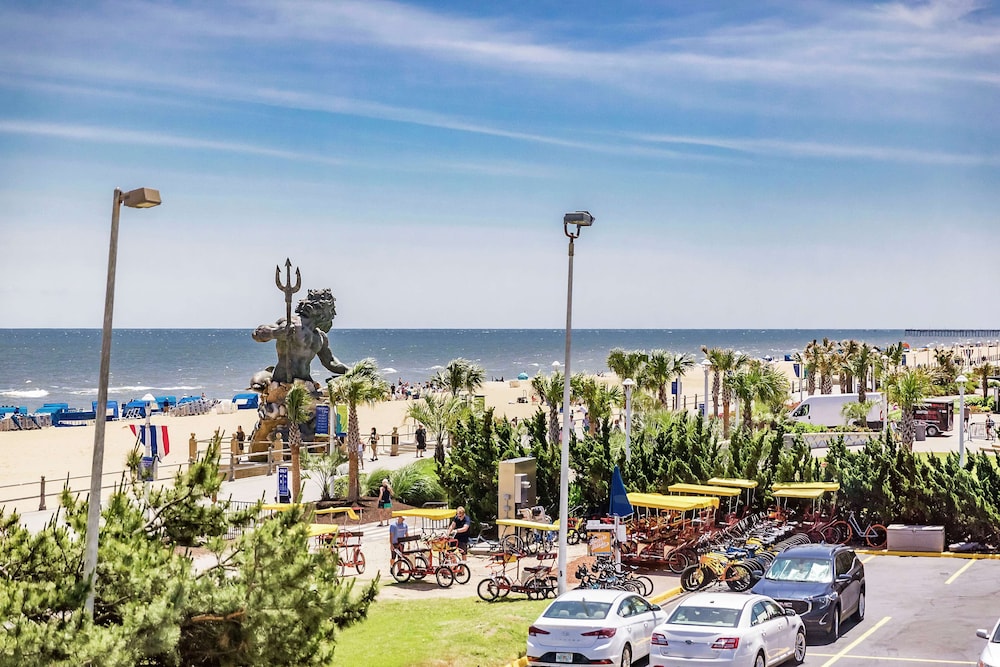 Hampton Inn Virginia Beach Oceanfront North - photo 65