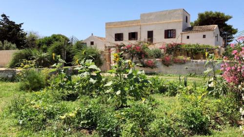Villa Salinara — 4-Star Luxury Hotel in Marsala, Italy