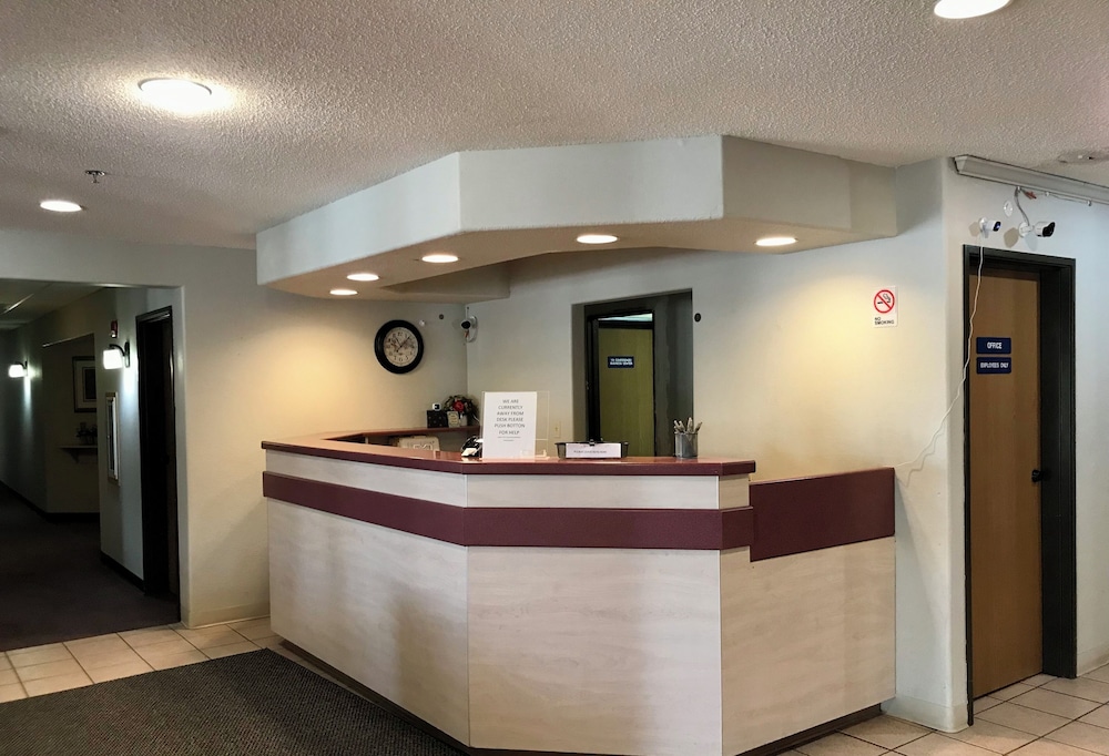 Chadron Inn & Suites - photo 2