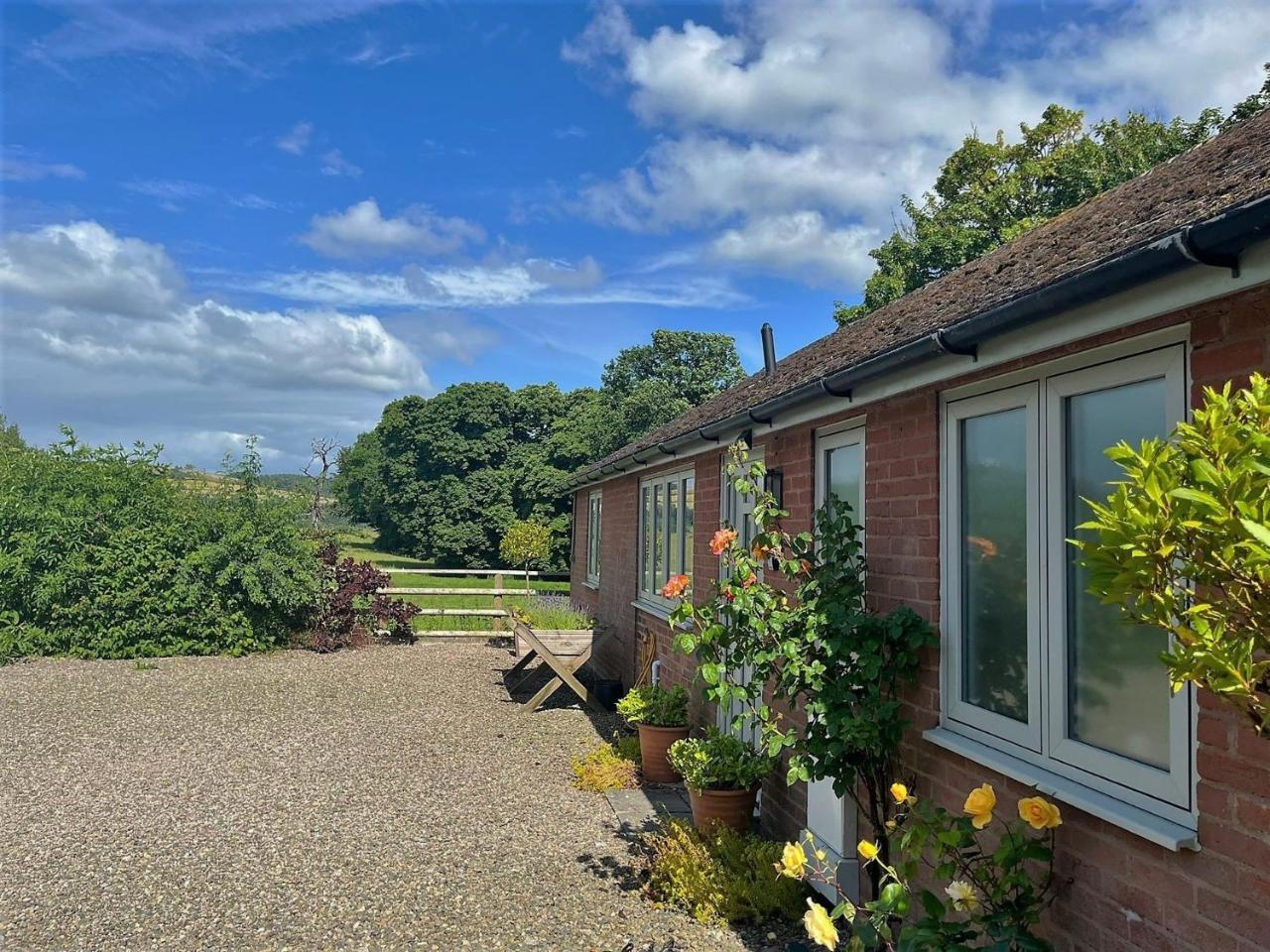 1 Bed in Kinsham 78351 pet-friendly hotel Kinsham