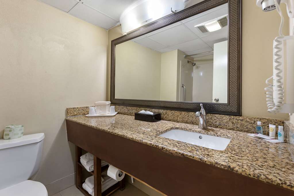 Clarion Pointe Durham Research Triangle Park - photo 12