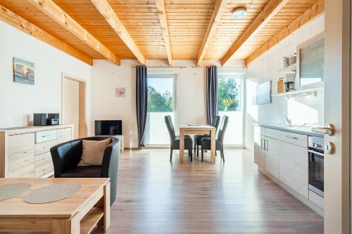Ferienwohnung Seepferdchen für 3 Personen am Badesee Tannenhausen — 4-Star Luxury Hotel in Aurich, Germany