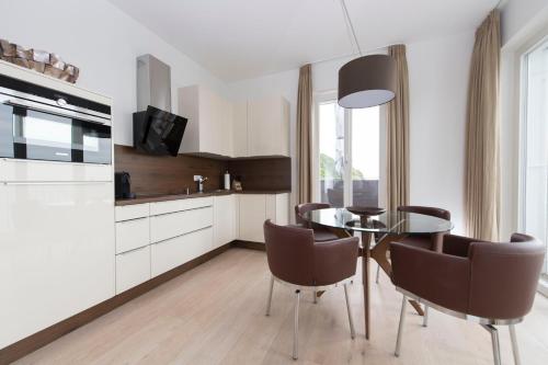 Ostseeresidenz Sassnitz WG 18 mit Kamin Sauna Terrasse Meerblick — Ostseebad Sellin — photo 4
