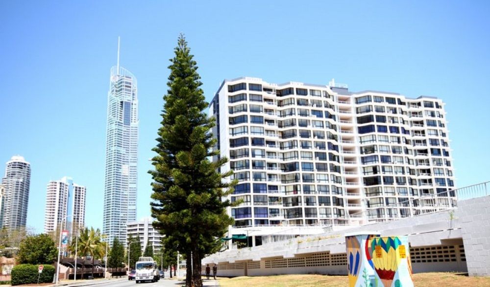 Surfers Plaza Resort in Surfers Paradise, Australia