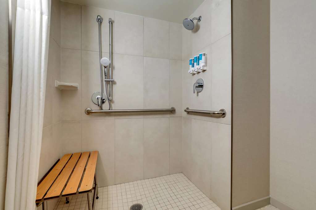 Drury Inn & Suites Charlotte University Place - photo 46