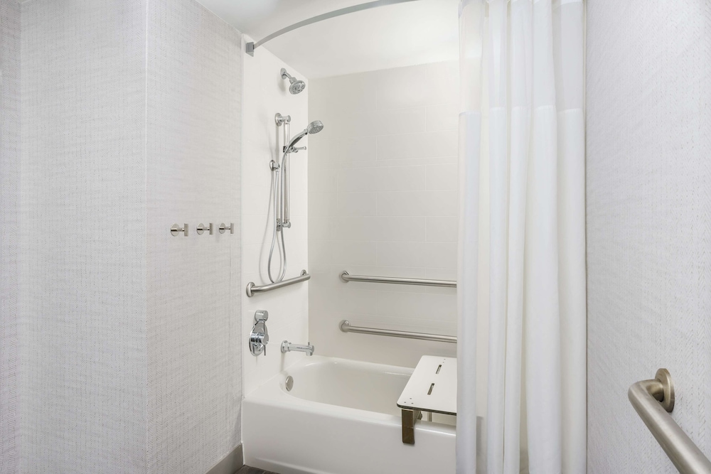Hampton Inn & Suites Tampa Ybor City Downtown - photo 16