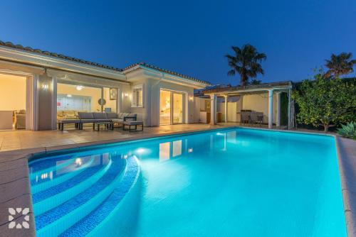 Villa La Corona by Abahana Villas — 4-Star Luxury Hotel in Benissa, Spain