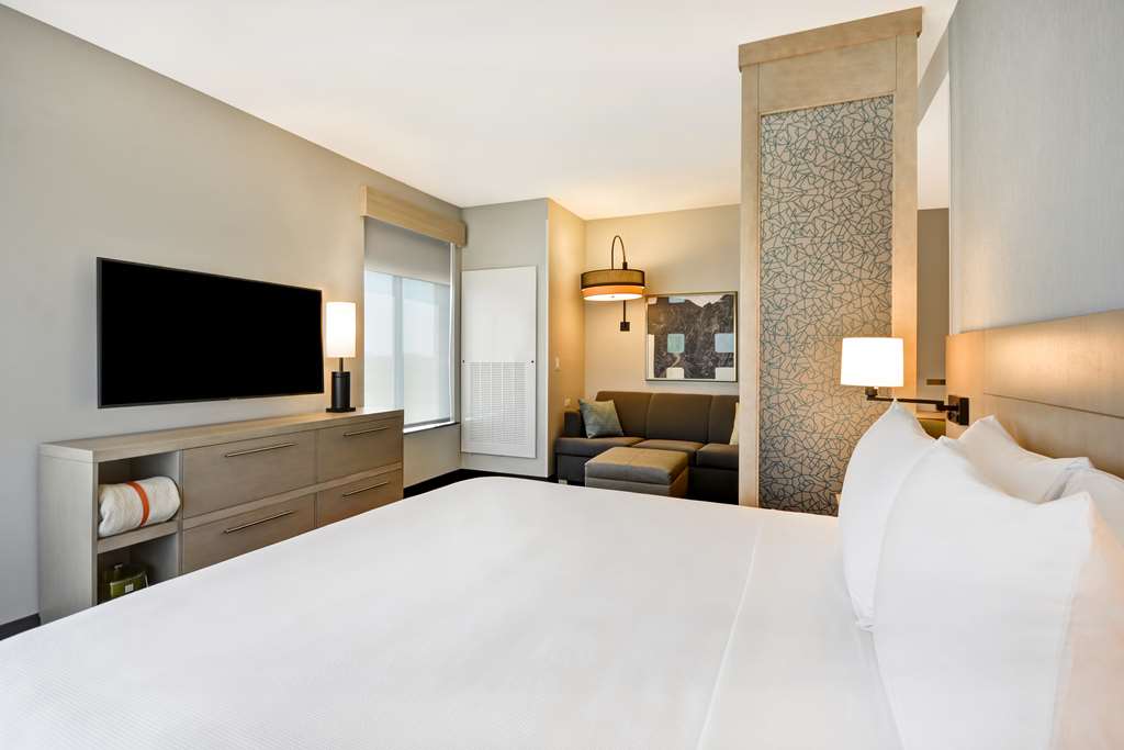 Hyatt Place Fresno - photo 15