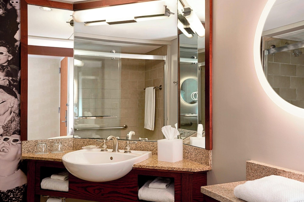 Renaissance Columbus Downtown Hotel - photo 25