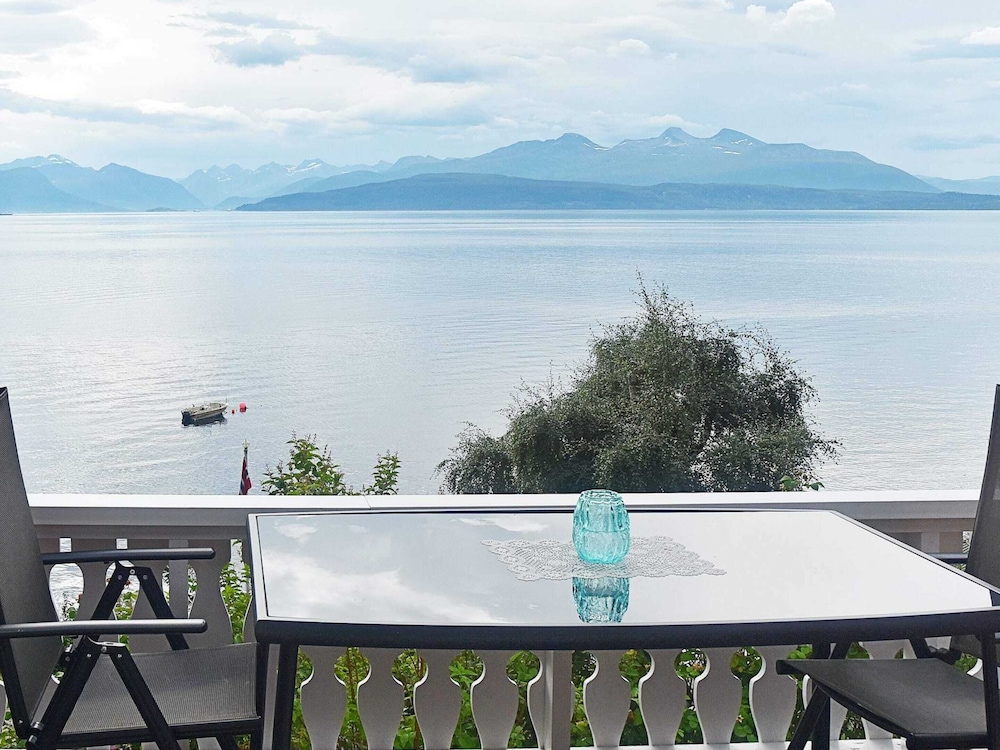 5 Person Holiday Home In Molde 20104490 — Molde