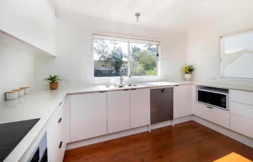Surf & Turf Retreat — Mollymook — photo 4