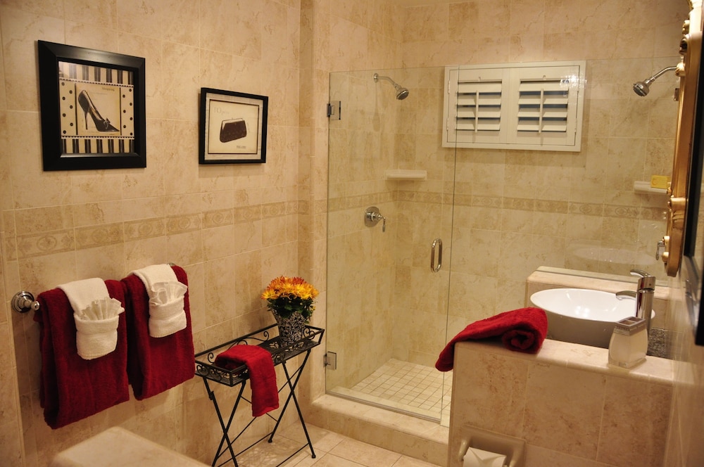 The Eagle Inn - photo 127