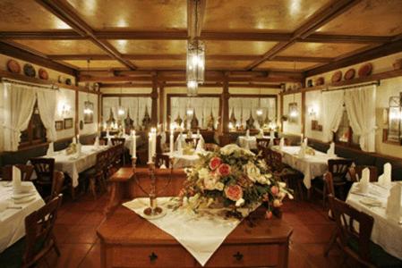 Hotel Restaurant Esbach Hof — hotel in Kitzingen