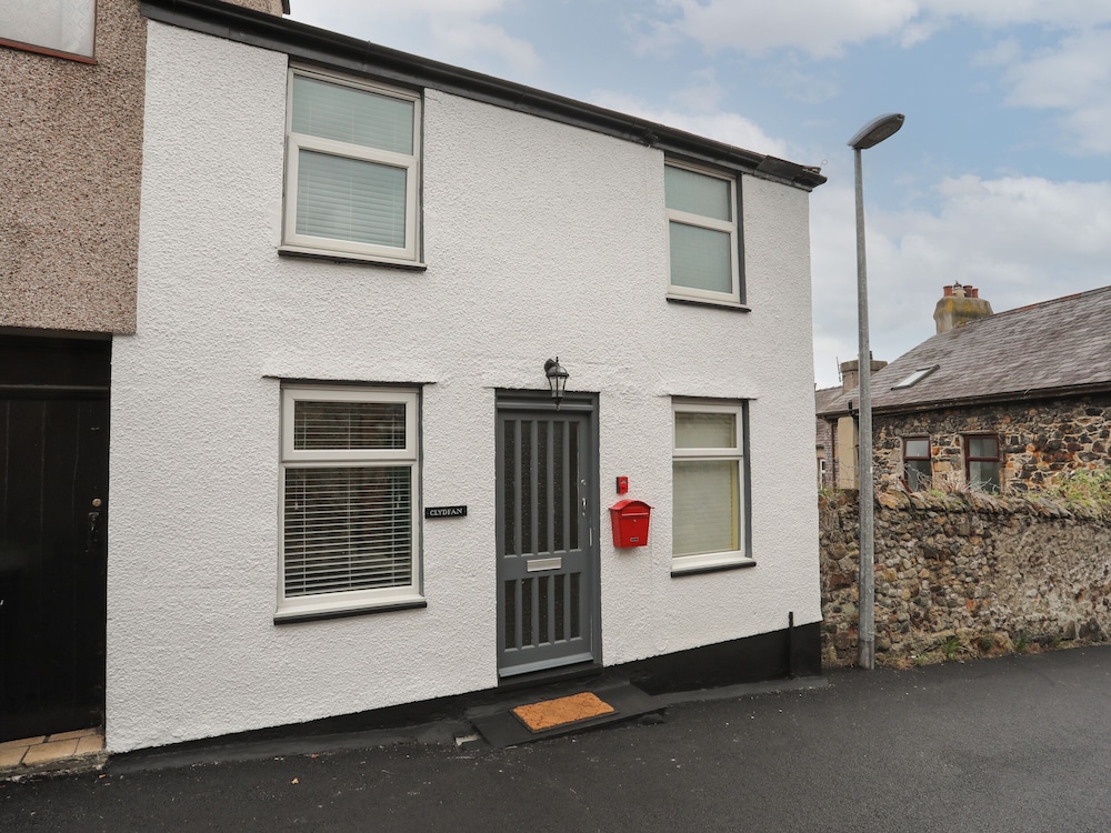 Clydfan - carbon neutral hotel in Caernarfon