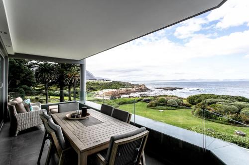 Bayview 203 — 4-Star Luxury Hotel in Hermanus, South Africa