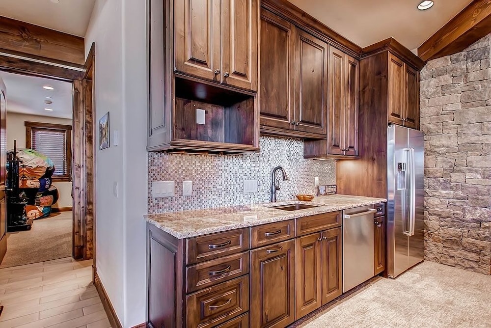 Slopeside Manor On Peak 8 By Pinnacle Lodging - photo 15