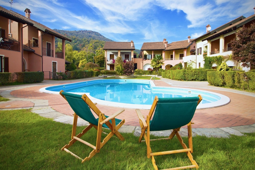 Residenza Girasole in Campi — 4-Star Luxury Hotel in Lesa, Italy