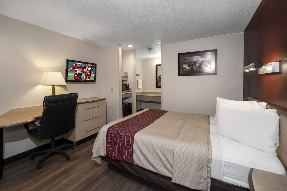 Red Roof Inn Indianapolis Greenwood - photo 34