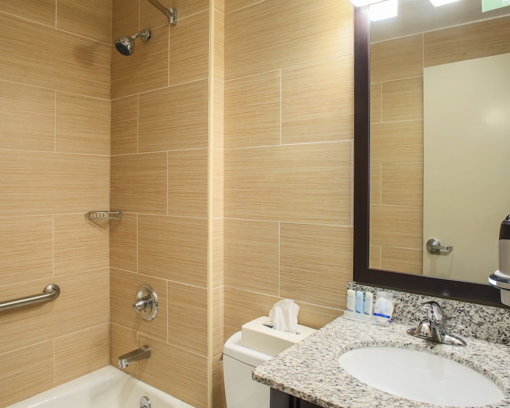 Days Inn by Wyndham Brooklyn Borough Park - photo 25