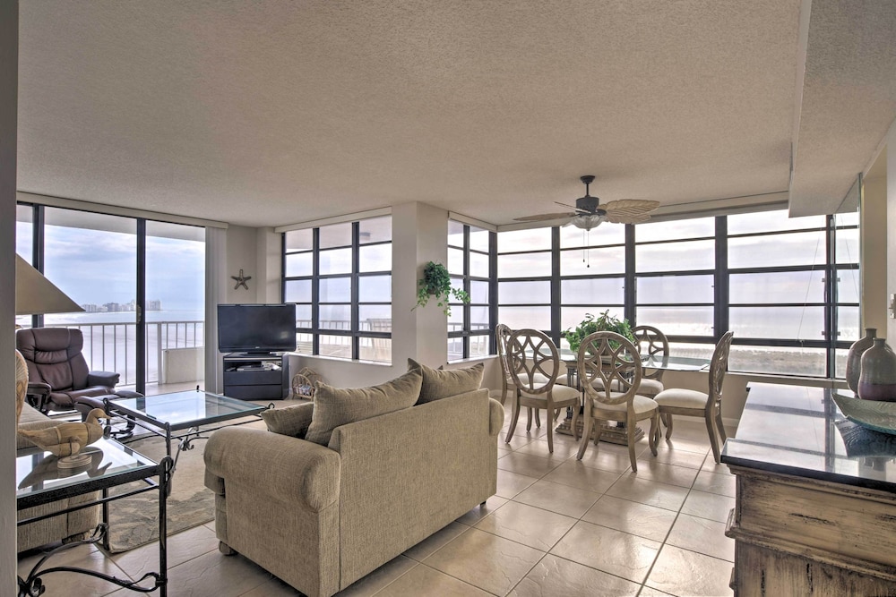 Beachfront Marco Island Resort Condo with Pool - photo 5