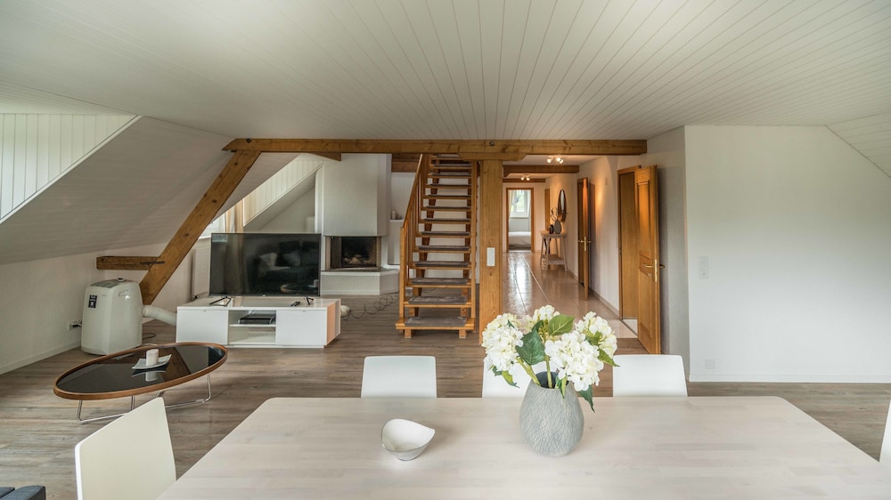 Löwenplatz Apartment near Station by Airhome — 4-Star Luxury Hotel in Zurich, Switzerland